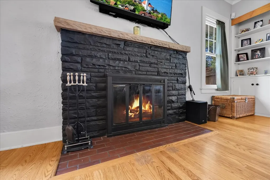 118 South Gladstone Avenue Aurora IL 60506