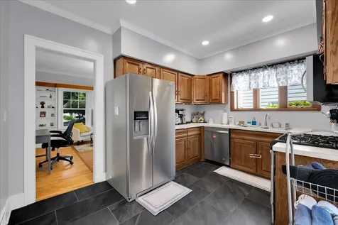 118 South Gladstone Avenue Aurora IL 60506