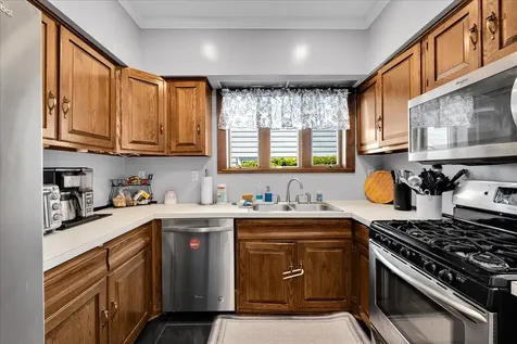 118 South Gladstone Avenue Aurora IL 60506