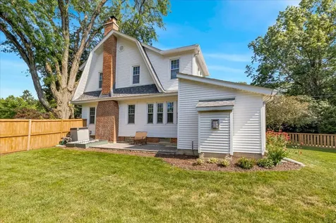 118 South Gladstone Avenue Aurora IL 60506