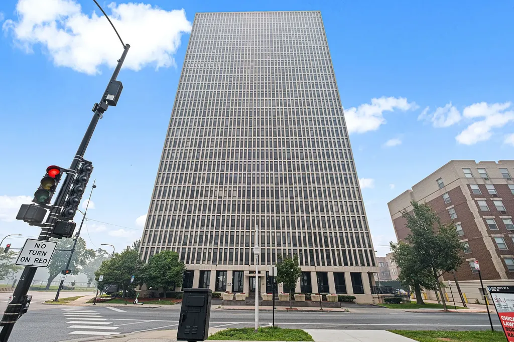 6700 South South Shore Drive Chicago IL 60649