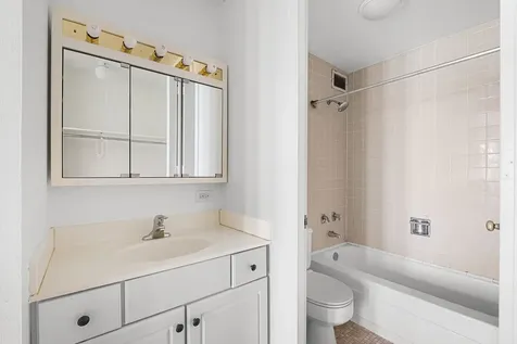 6700 South South Shore Drive Chicago IL 60649