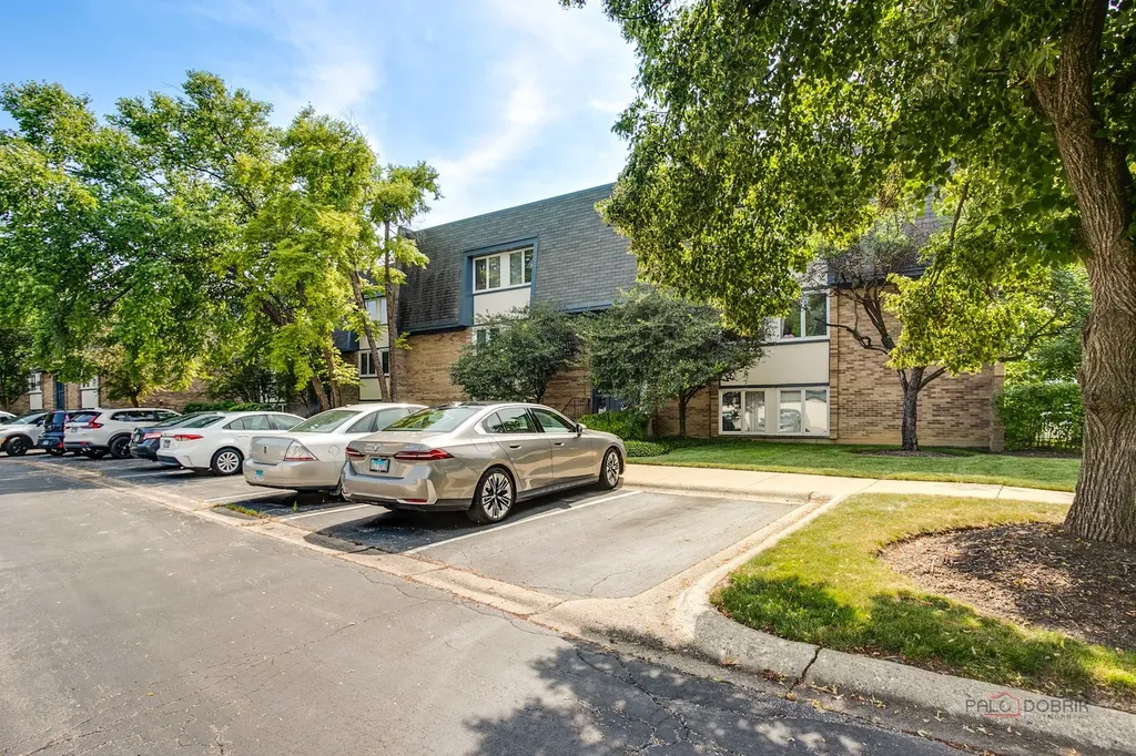 2113 Ammer Ridge Court Glenview IL 60025