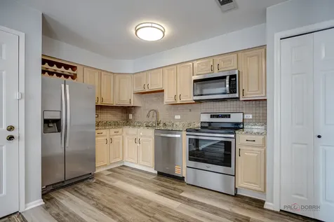 2113 Ammer Ridge Court Glenview IL 60025