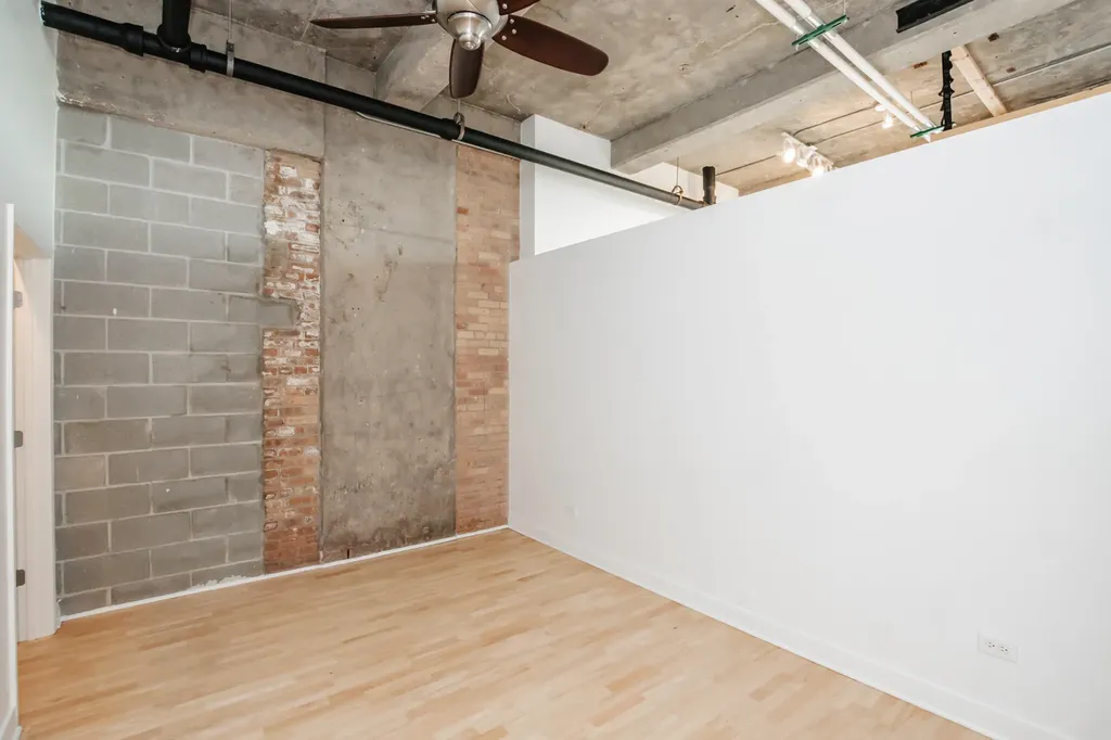 320 East 21st Street Chicago IL 60616