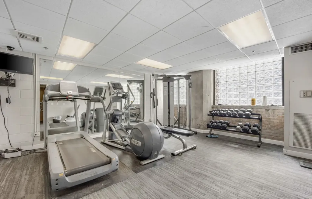 320 East 21st Street Chicago IL 60616