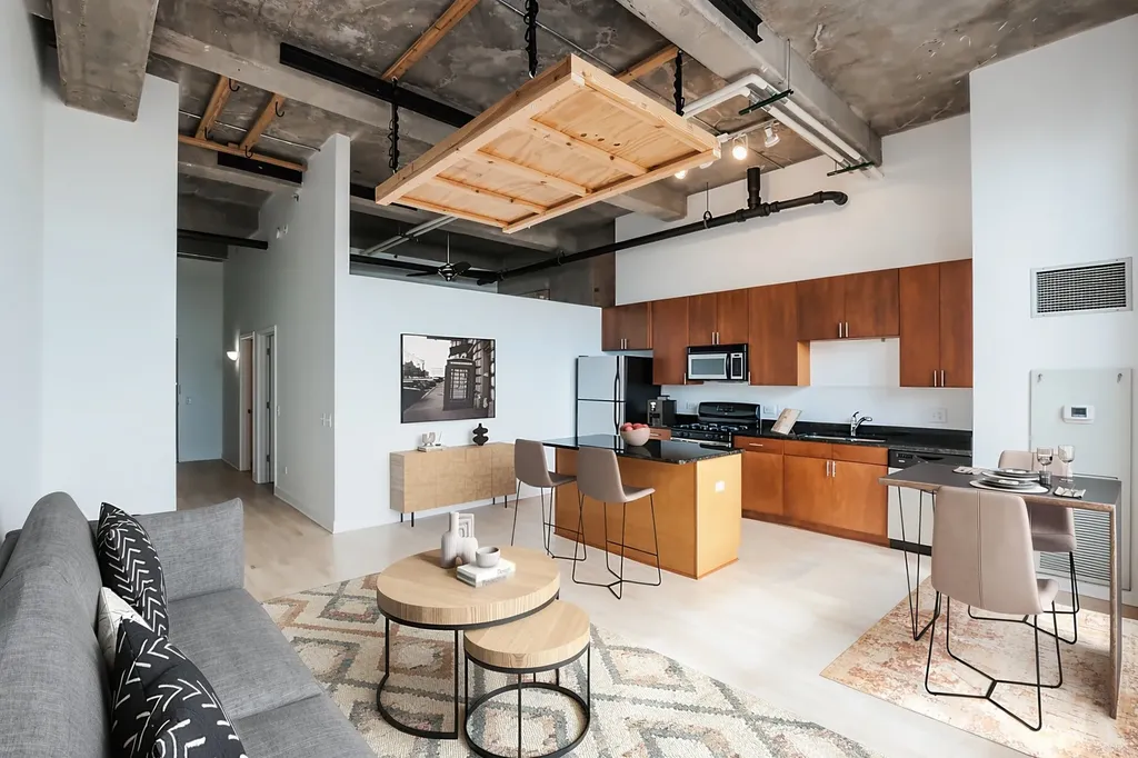 320 East 21st Street Chicago IL 60616