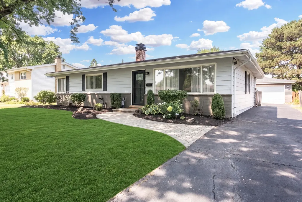 704 North Wilshire Drive Mount Prospect IL 60056