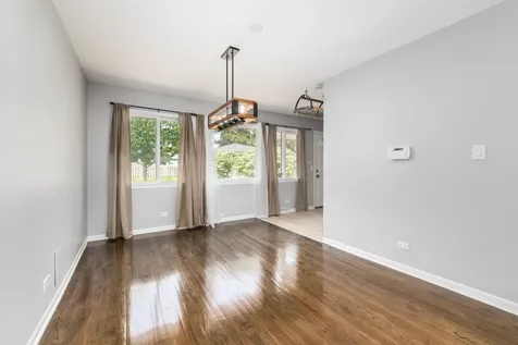 704 North Wilshire Drive Mount Prospect IL 60056