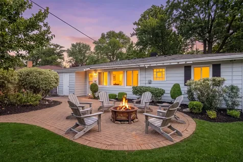 704 North Wilshire Drive Mount Prospect IL 60056
