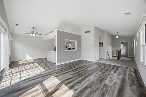 1661 Vermont Drive Elk Grove Village IL 60007