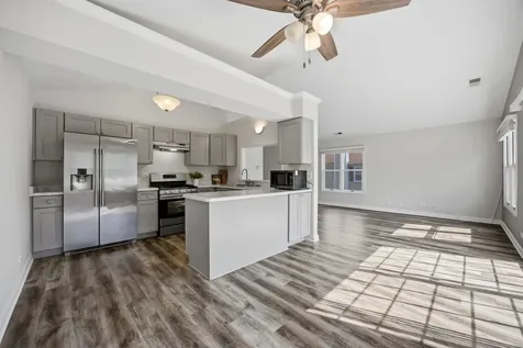 1661 Vermont Drive Elk Grove Village IL 60007