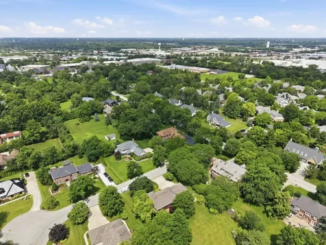 8100 Lake Ridge Drive Burr Ridge IL 60527