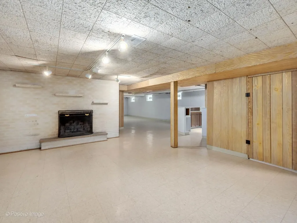 16W055 63RD Street Willowbrook IL 60527