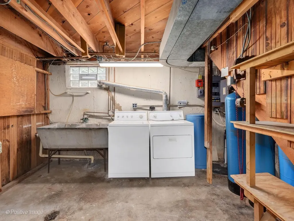 16W055 63RD Street Willowbrook IL 60527