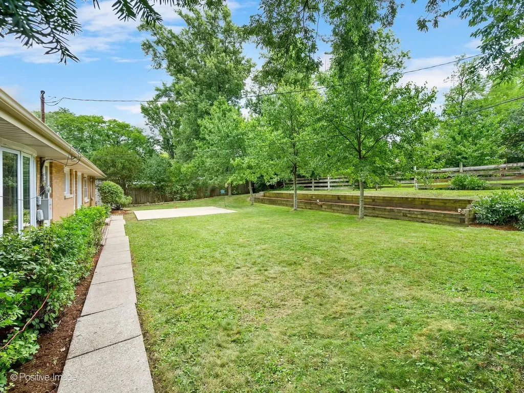 16W055 63RD Street Willowbrook IL 60527