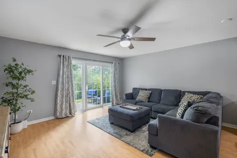 1827 Grove Avenue Schaumburg IL 60193