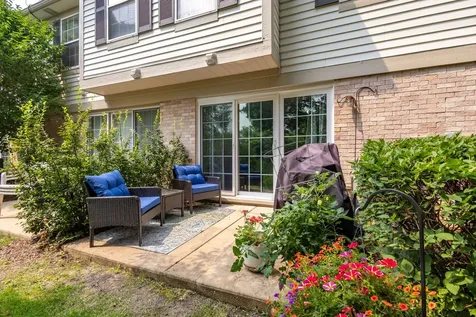 1827 Grove Avenue Schaumburg IL 60193
