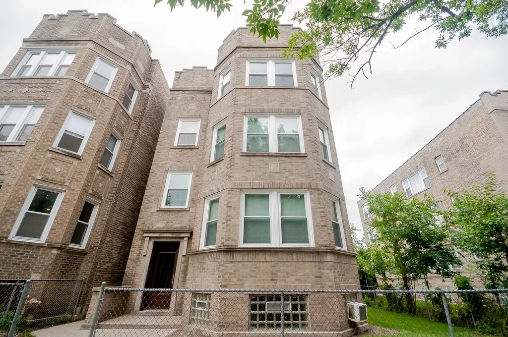 2433 West Fargo Avenue Chicago IL 60645