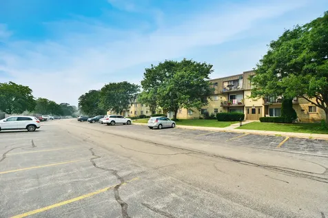 575 Fairway View Drive Wheeling IL 60090
