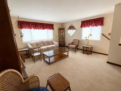 1019 Tobey Court Schaumburg IL 60194