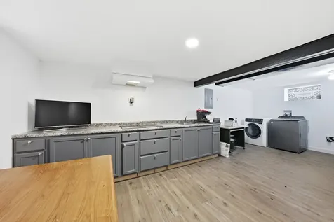 4605 South Laramie Avenue Chicago IL 60638