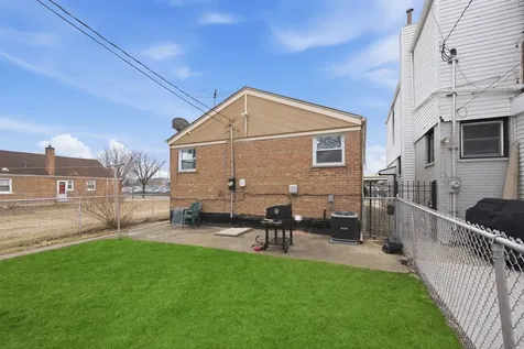 4605 South Laramie Avenue Chicago IL 60638