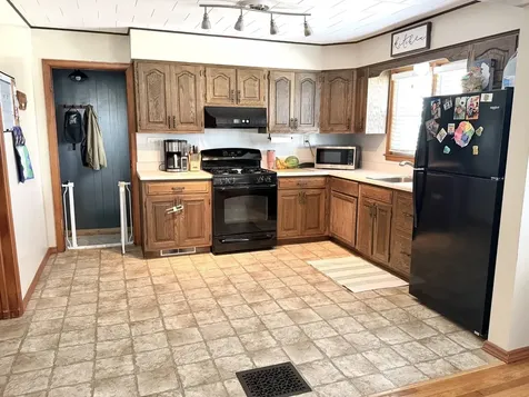 843 North 2401 Road Oglesby IL 61348