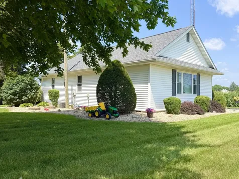 843 North 2401 Road Oglesby IL 61348