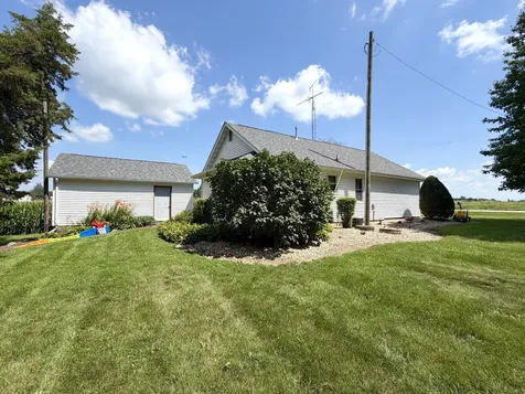 843 North 2401 Road Oglesby IL 61348