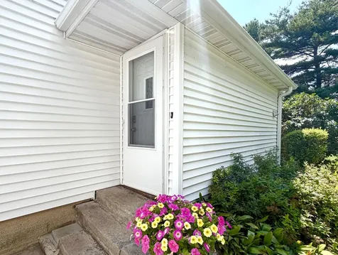 843 North 2401 Road Oglesby IL 61348