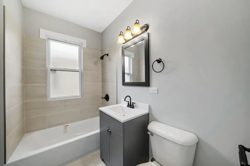 4730 South Komensky Avenue Chicago IL 60632