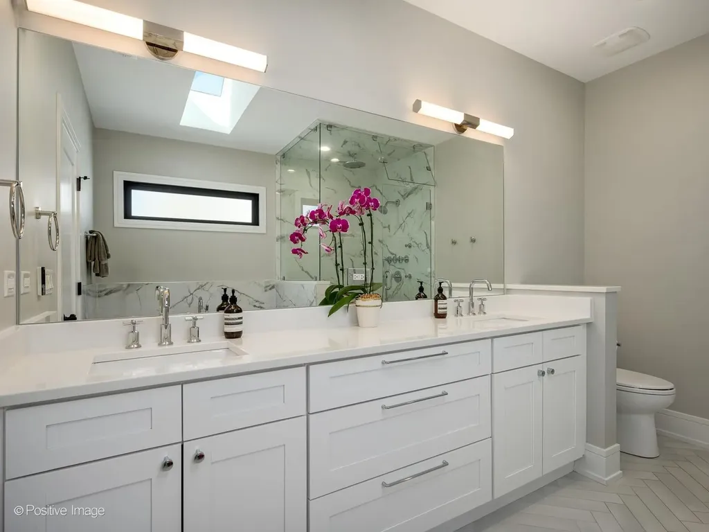 2251 West Berwyn Avenue Chicago IL 60625