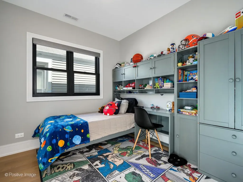2251 West Berwyn Avenue Chicago IL 60625
