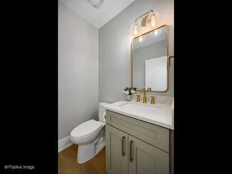2251 West Berwyn Avenue Chicago IL 60625