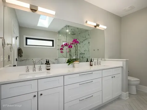 2251 West Berwyn Avenue Chicago IL 60625