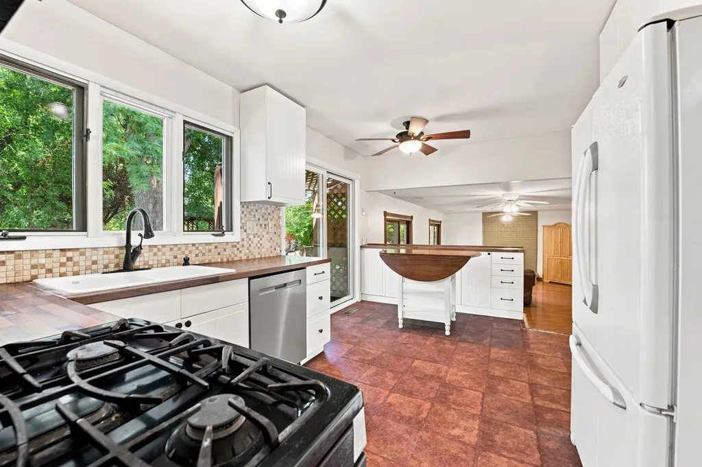 337 Huntington Way Bolingbrook IL 60440