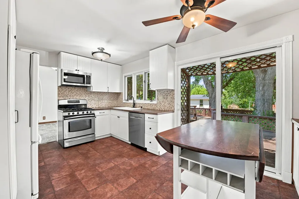 337 Huntington Way Bolingbrook IL 60440