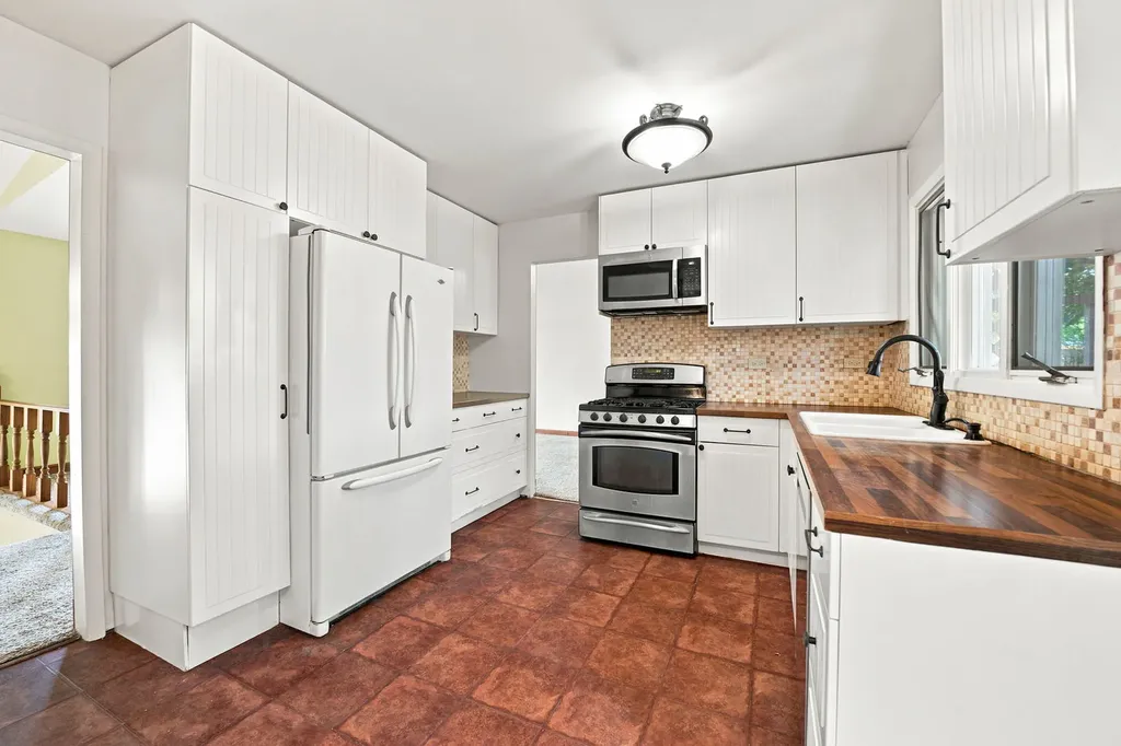 337 Huntington Way Bolingbrook IL 60440