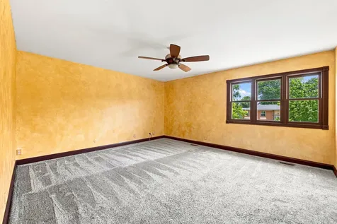 337 Huntington Way Bolingbrook IL 60440