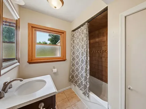 5706 Leitch Avenue Countryside IL 60525