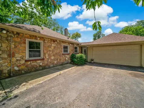 5706 Leitch Avenue Countryside IL 60525