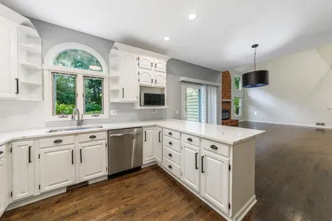 1106 Portsmouth Circle Gurnee IL 60031