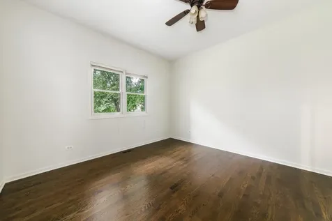 1106 Portsmouth Circle Gurnee IL 60031