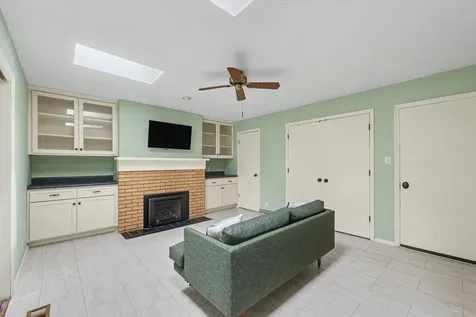 2312 Blackthorn Drive Champaign IL 61821