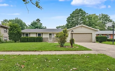 2312 Blackthorn Drive Champaign IL 61821