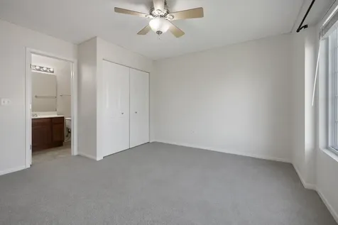 442 Churchill Drive Elgin IL 60124