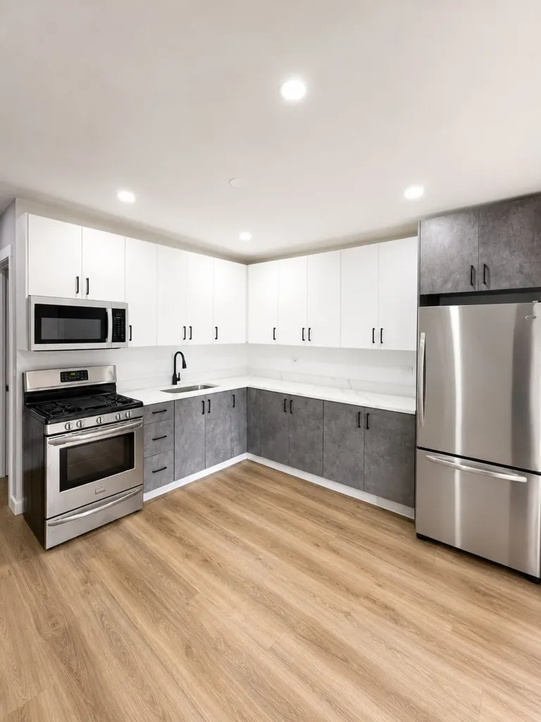 5527 South Loomis Boulevard Chicago IL 60636