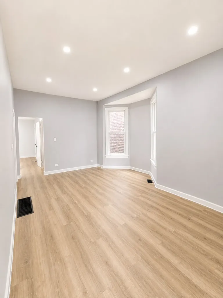 5527 South Loomis Boulevard Chicago IL 60636