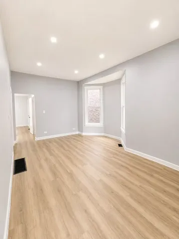 5527 South Loomis Boulevard Chicago IL 60636